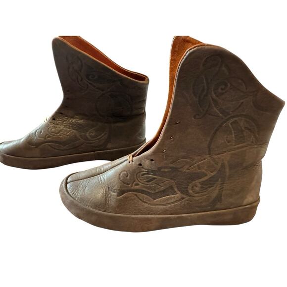 Armstreet Medieval Viking Leather Brown Boot Embossed Shoes Sz 3 Women READ - Picture 1 of 14